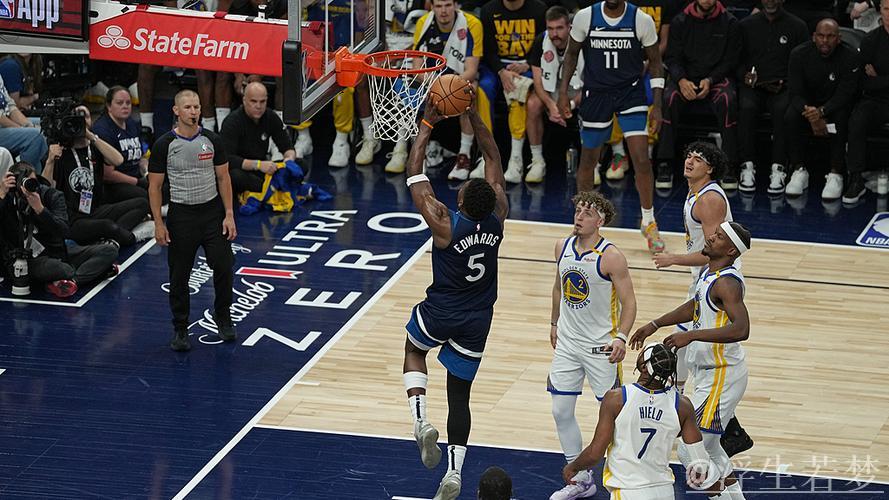 12月13日常规赛:勇士对阵森林狼 精彩集锦 12月13日常规赛:勇士对阵森林狼 精彩集锦